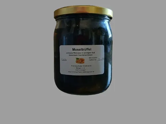Moseltrüffel im Einmachglas, schwarze, kandierte Walnüsse